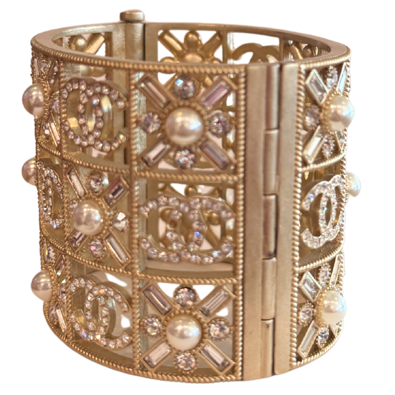 Chanel 2019 Spring/Summer Crystal Pearl CC Cuff Bracelet