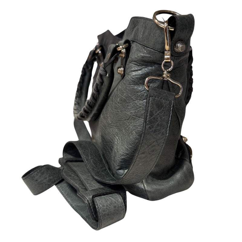 Balenciaga Motocross City
Blue Lambskin
Silver-Toned Hardware
Rolled Handles
Single Shoulder Strap
Poplin Lining 