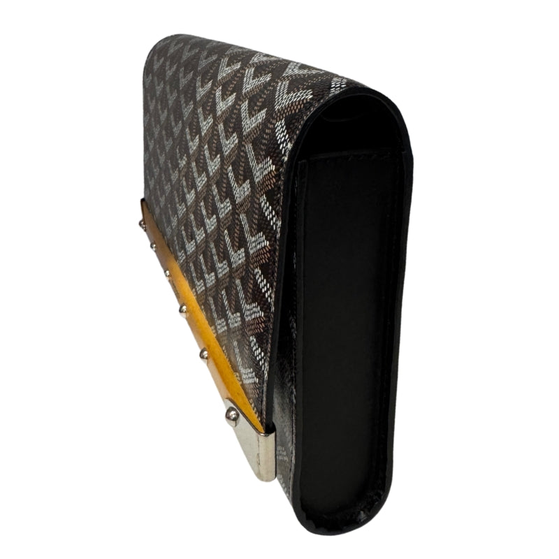 Goyard Monte Carlo Bois
Goyardine
Black
Silver-Toned Hardware
Leather Trim
Single Adjustable Shoulder Strap
Twill Lining
Single Interior Pocket 