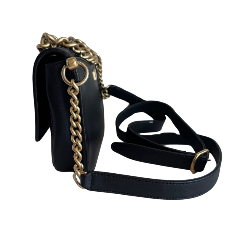 Chanel Stitched Flap Bag
Stitched Calfskin Leather
Gold Hardware
Leather Strap
Top Chain Link Handle
Front Flap
Chanel CC Turn 