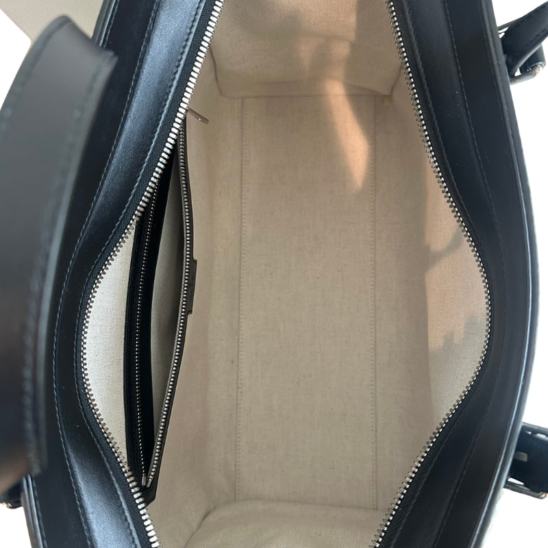 Gucci Tennis Tote 
Embossed Tote
Structured Tote 
Leather Bag 
Silver-Toned Hardware 
Adjustable Handles 
Top Zipper 