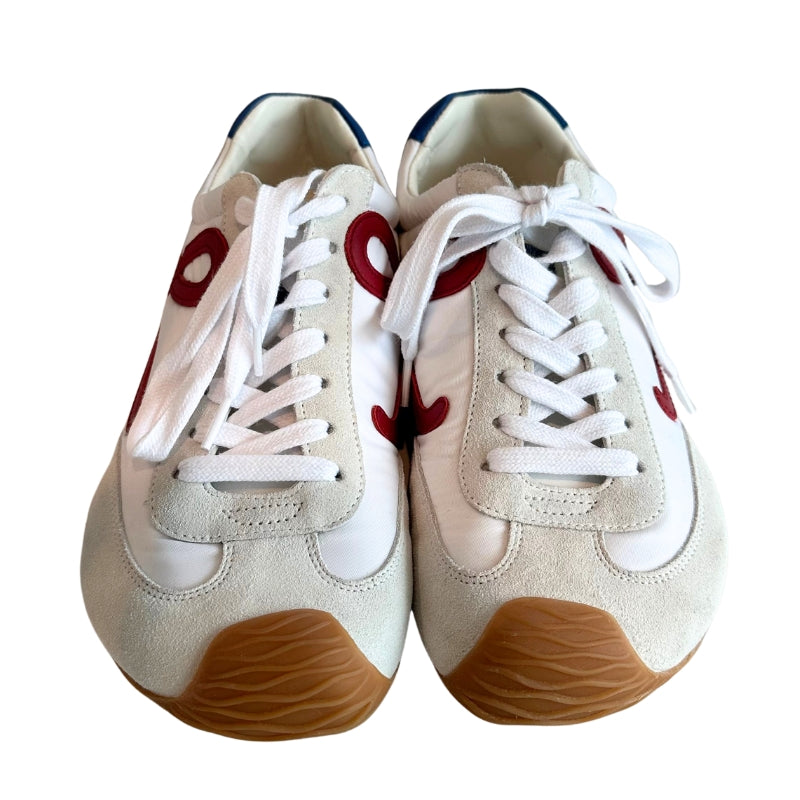 Loewe Nylon Sneaker
Size 39
Nylon and Calfskin
Asymmetrical Toe Shape
Sock-like Internal Structure
Rubber Outsoles