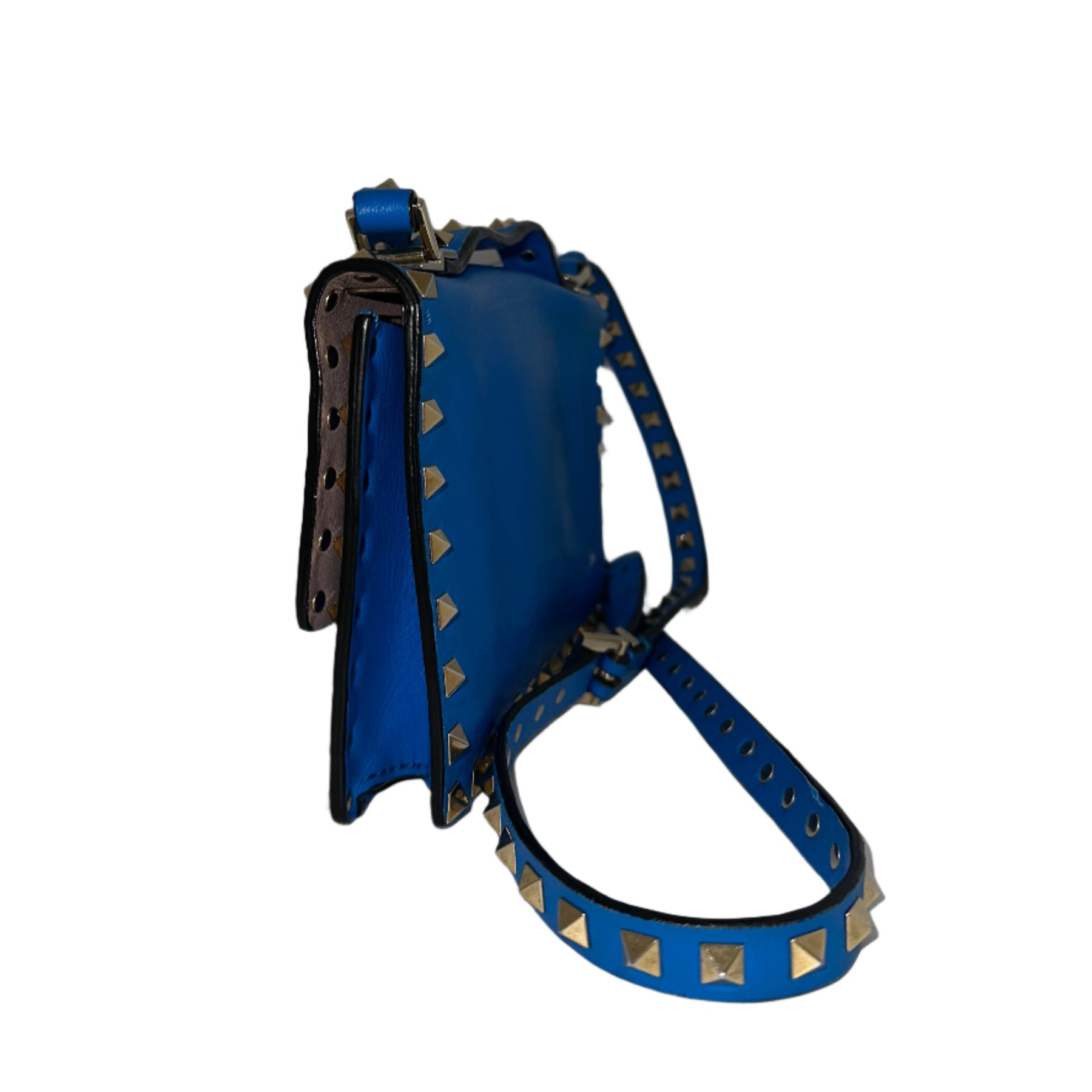 Valentino Rockstud Crossbody
Blue Leather
Front Flap
Silver-Toned Hardware
Crossbody Bag