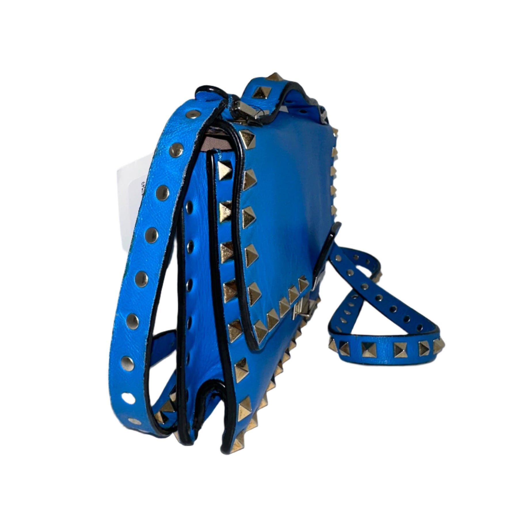 Valentino Rockstud Crossbody
Blue Leather
Front Flap
Silver-Toned Hardware
Crossbody Bag