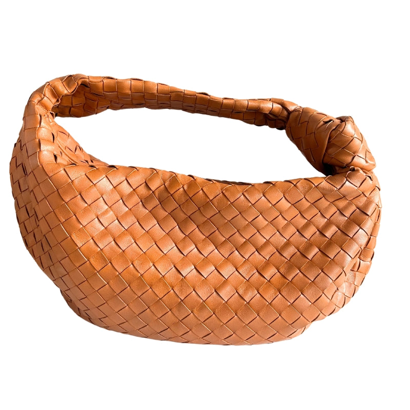 Bottega Veneta Shoulder Bag
Large Size
Neutrals Leather
Intrecciato Weave
Gold-Tone Hardware
Single Shoulder Strap
Leather Lining & Single Interior Pocket
Zip Closure at Top
Includes Dust Bag