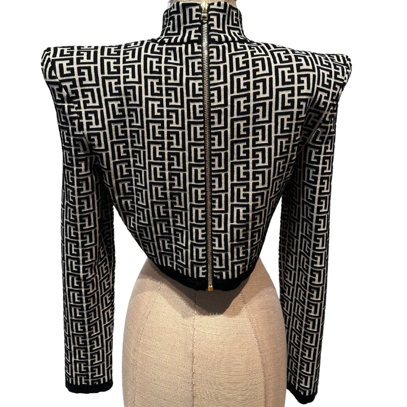 Balmain Gingham Mock Top   Size: 40   Jacquard Knit Crop Top   Pagoda Shoulder Pads  Made In Italy   45% Virgin Wool  38% Viscose   18% Polyamide   1% Elastane 