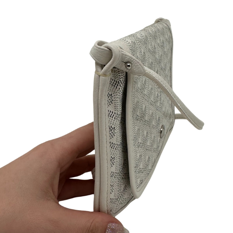 Goyard Plummet Clutch White Printed Goyardine Silver-Toned Hardware Single Shoulder Strap Single Exterior Pocket Canvas Lining Snap Closure at Front Zip Pocket in Interior Two Interior Card Pockets
