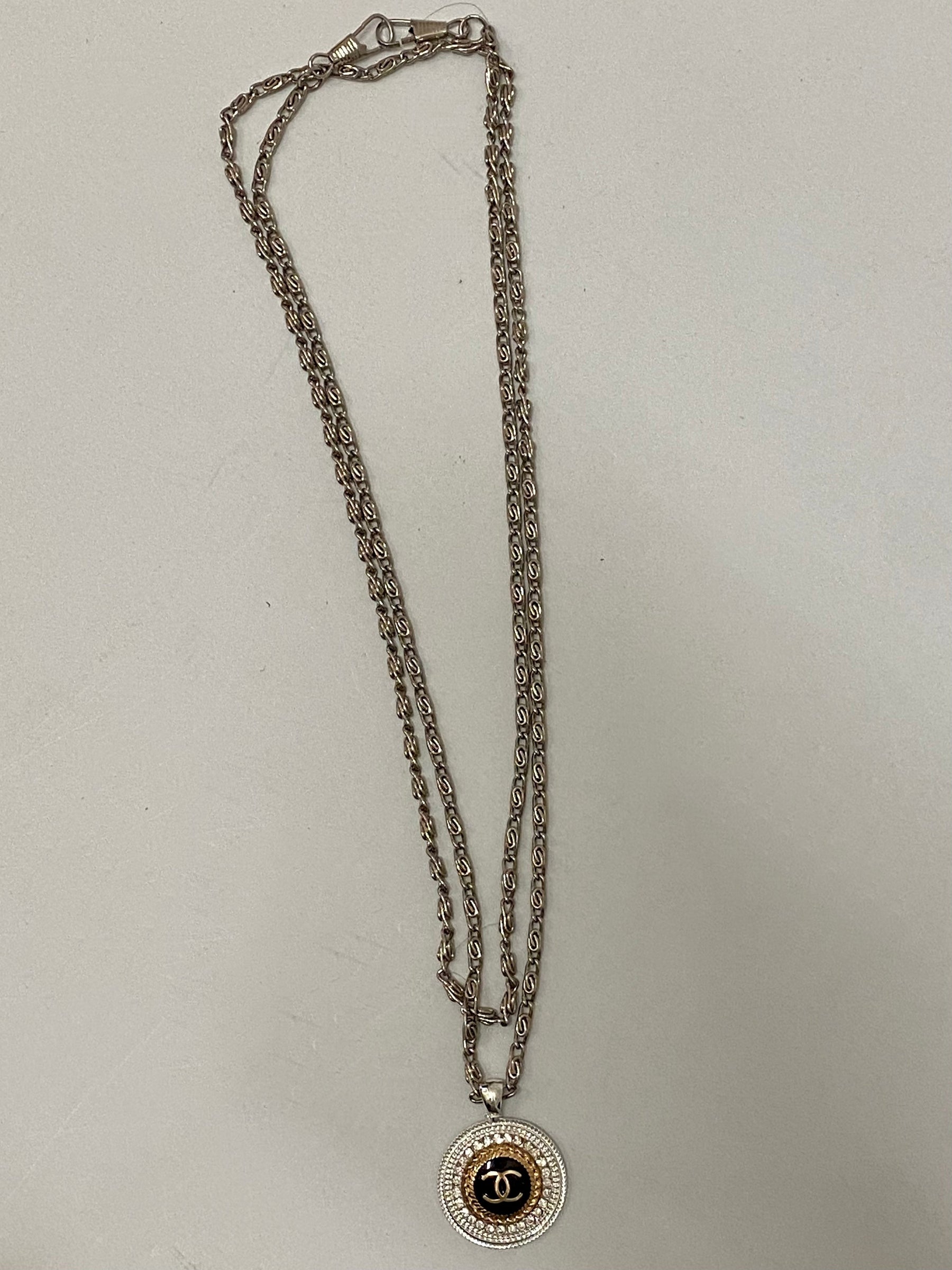 designerbuttonnecklace
