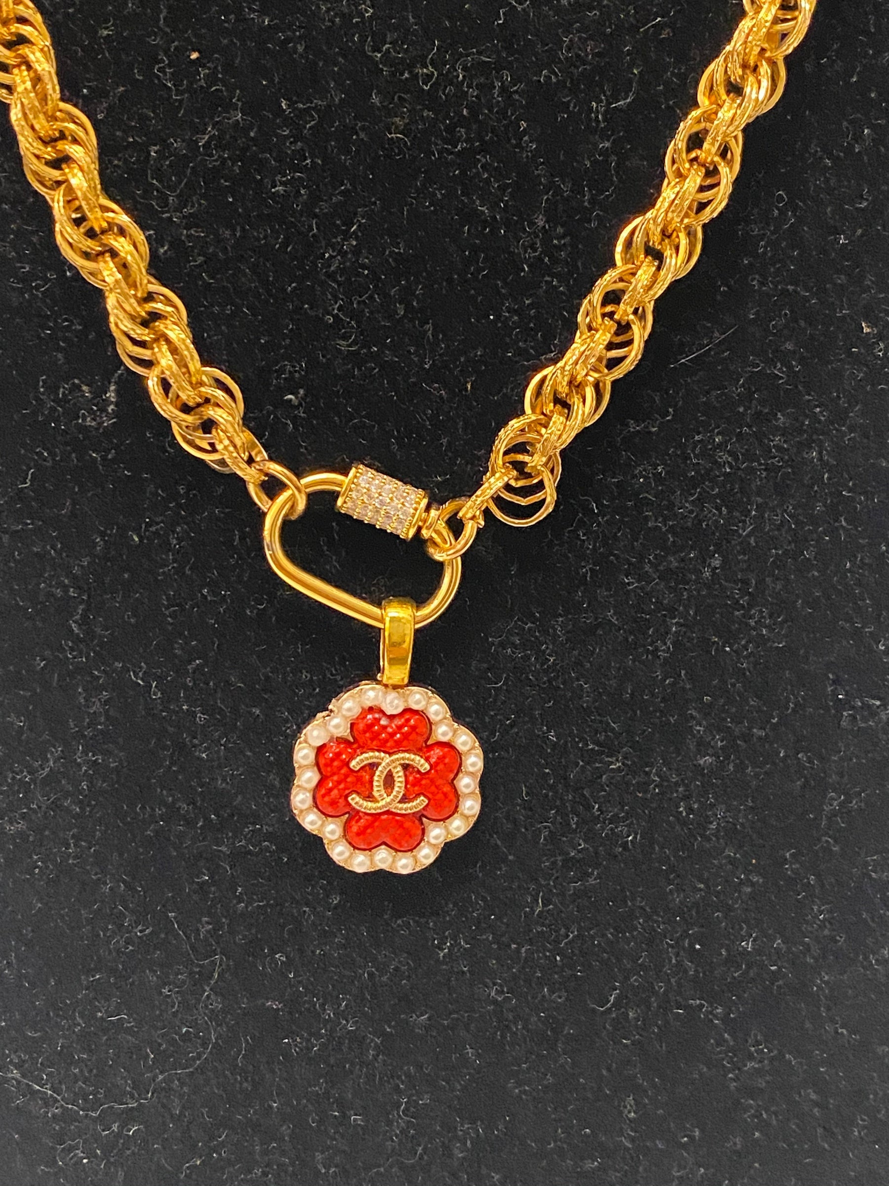 designerbuttonnecklace