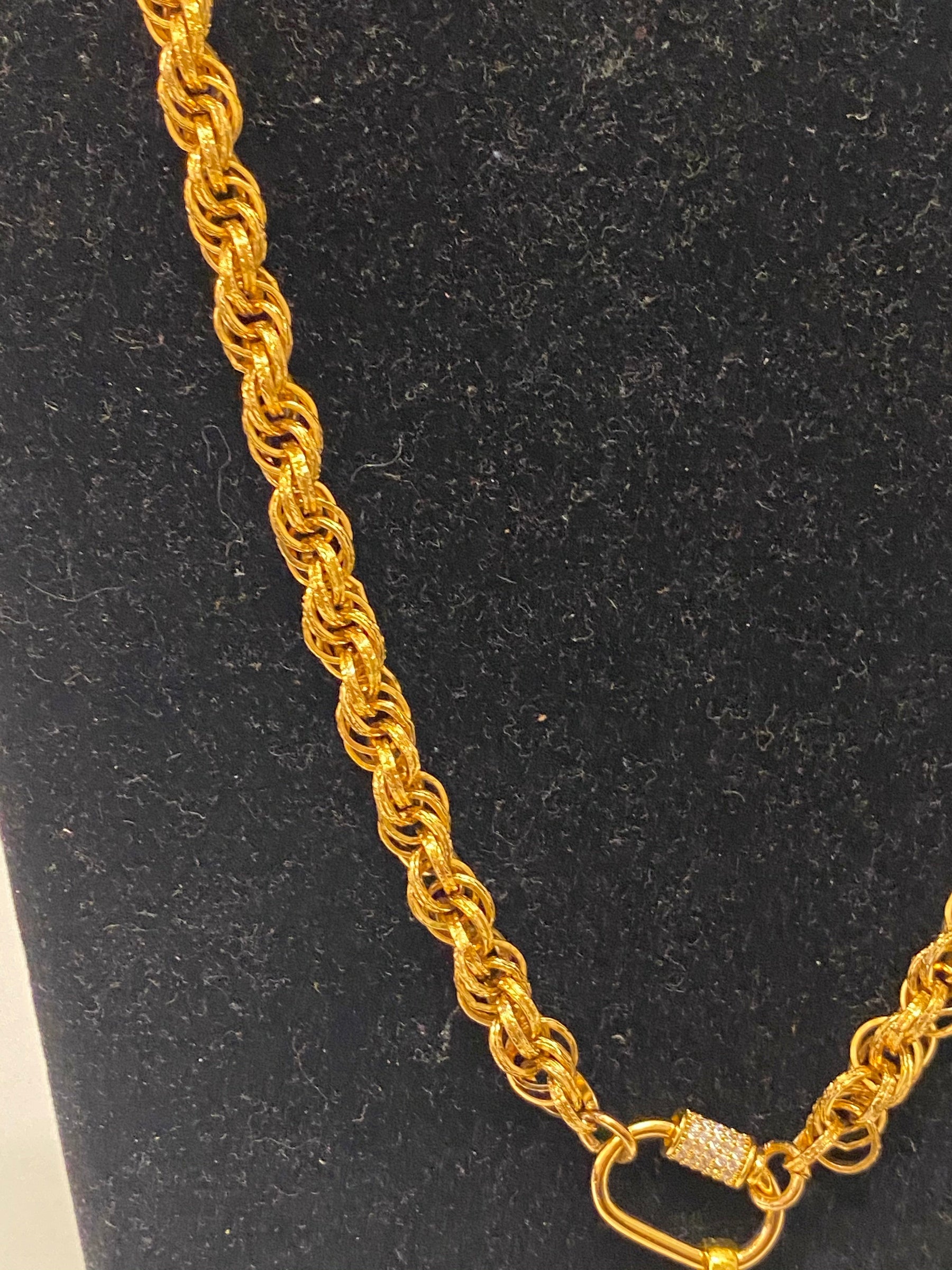 designerbuttonnecklace
