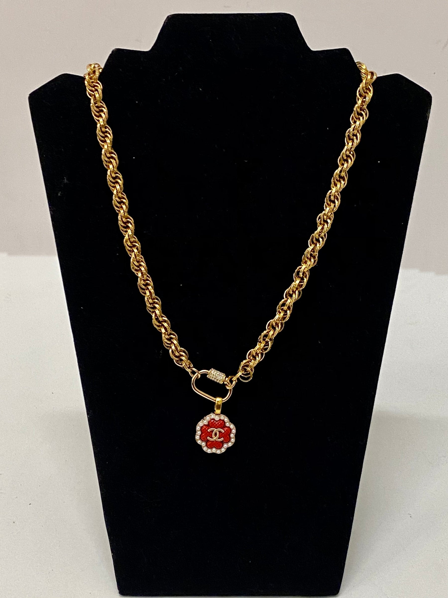 designerbuttonnecklace