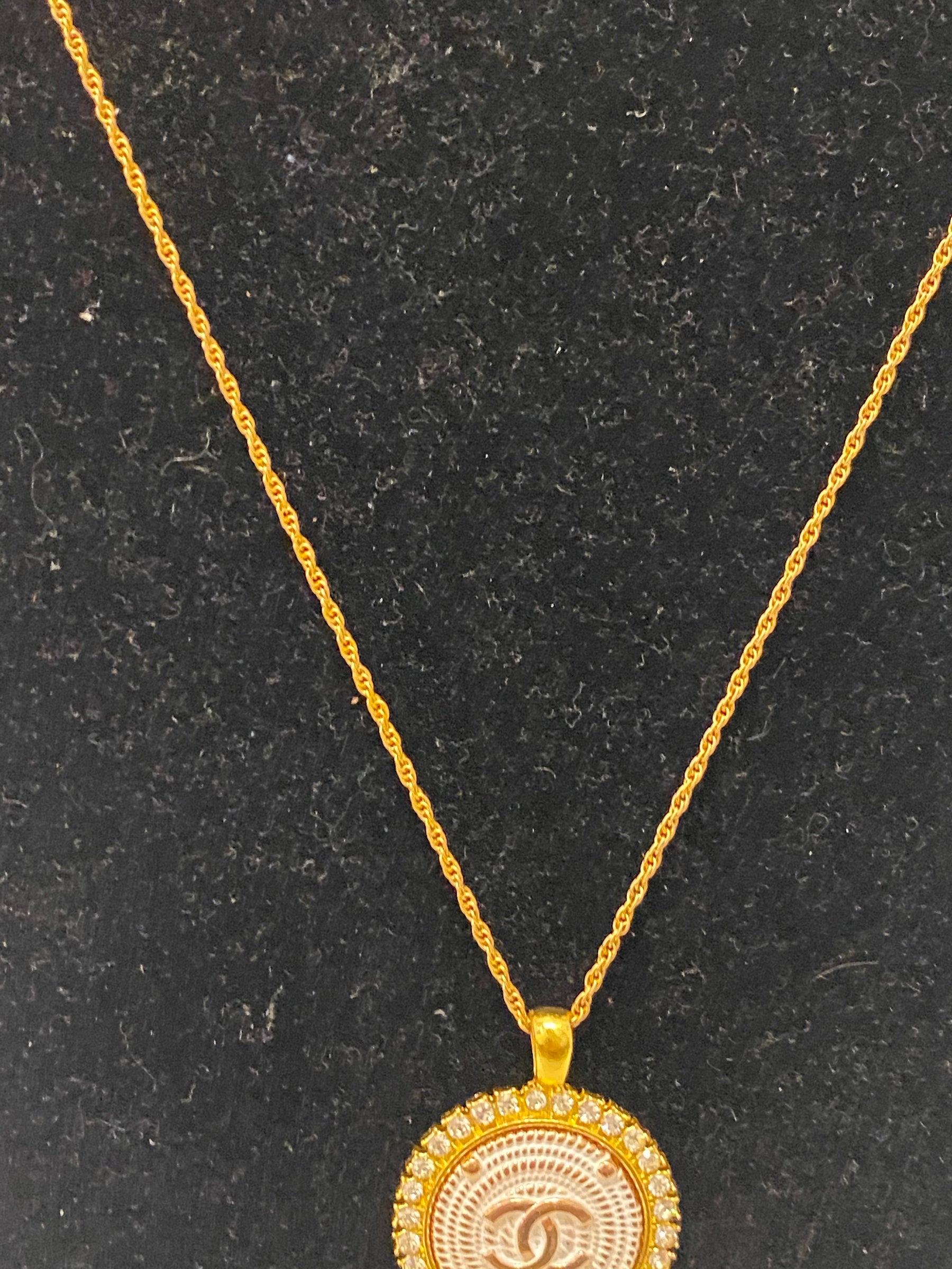 designerbuttonnecklace