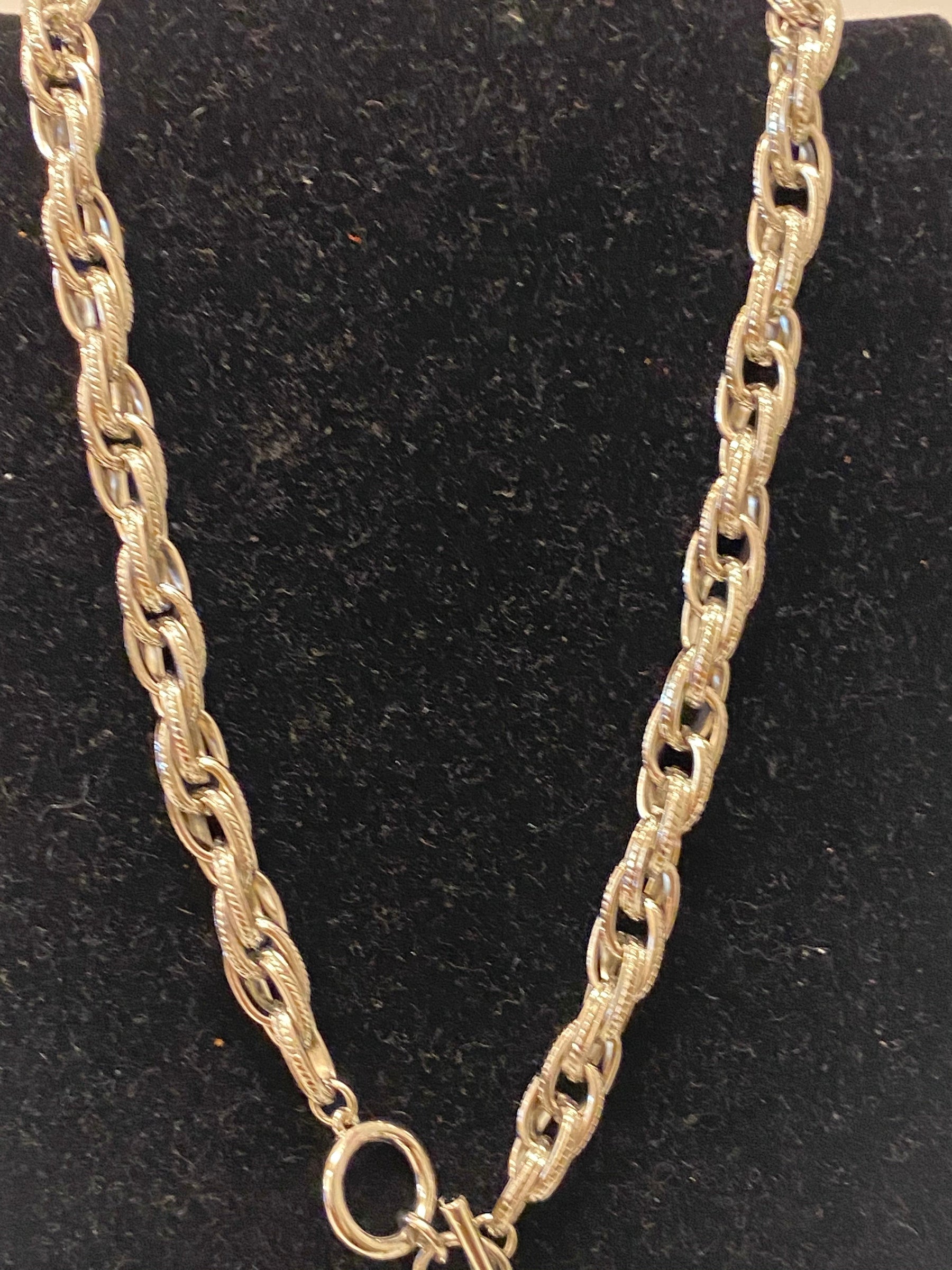designerbuttonnecklace