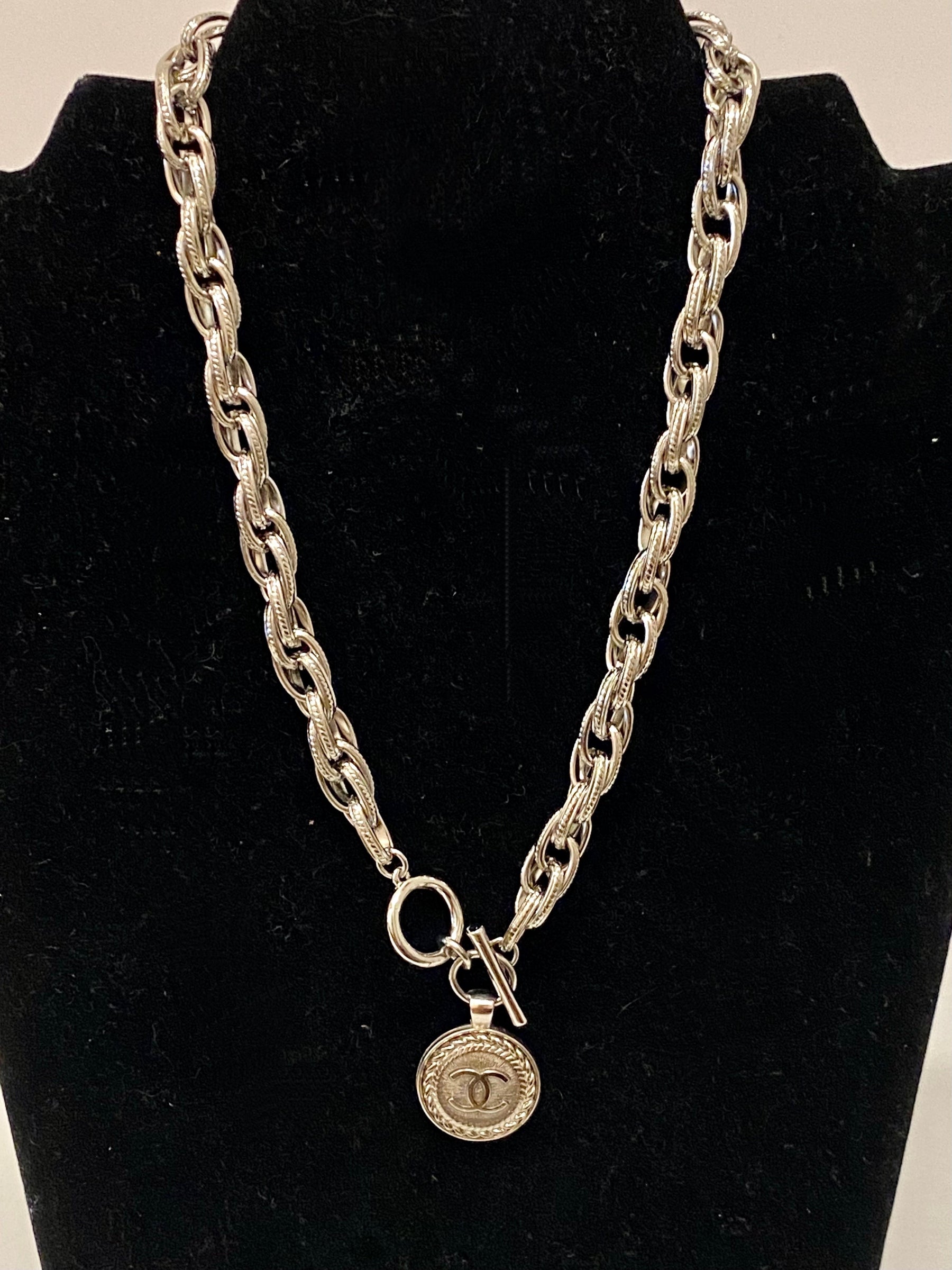 designerbuttonnecklace