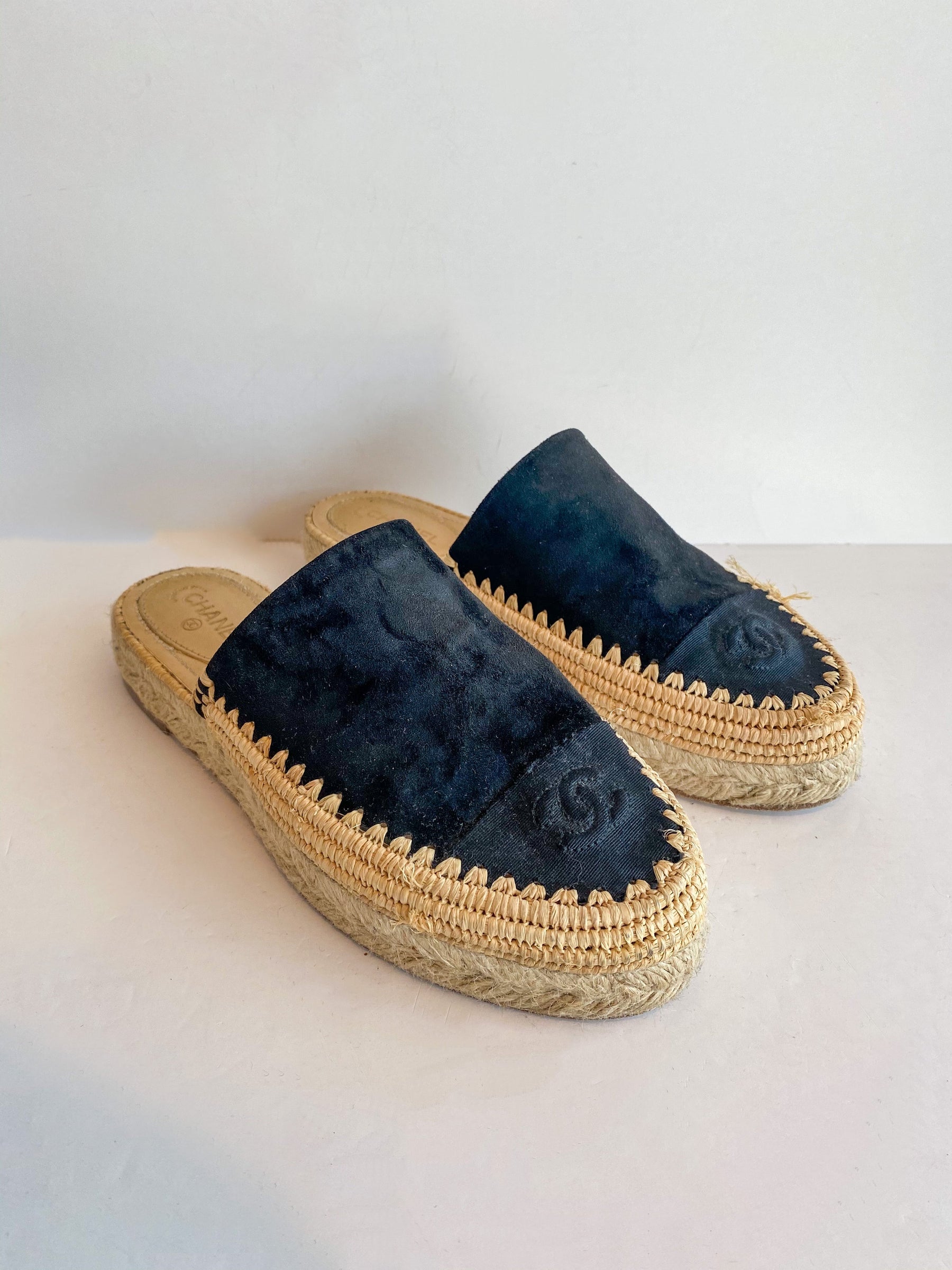 Chanel Black Suede Slide-on Espadrilles Interlocking CC Logo