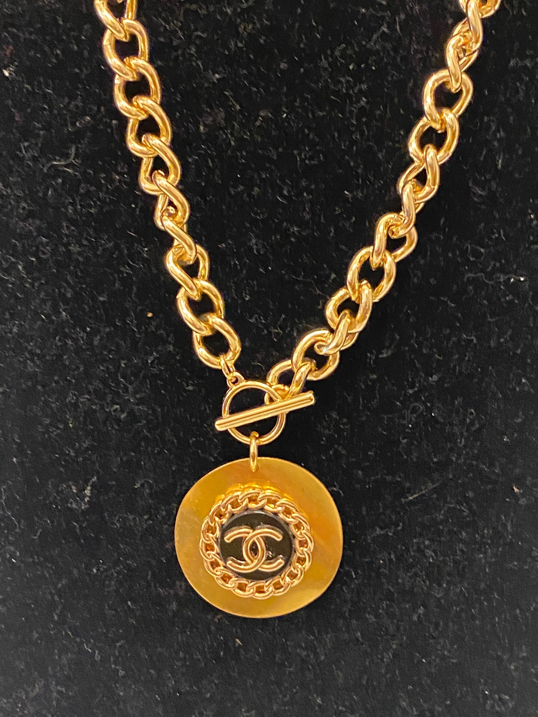 designerbuttonnecklace