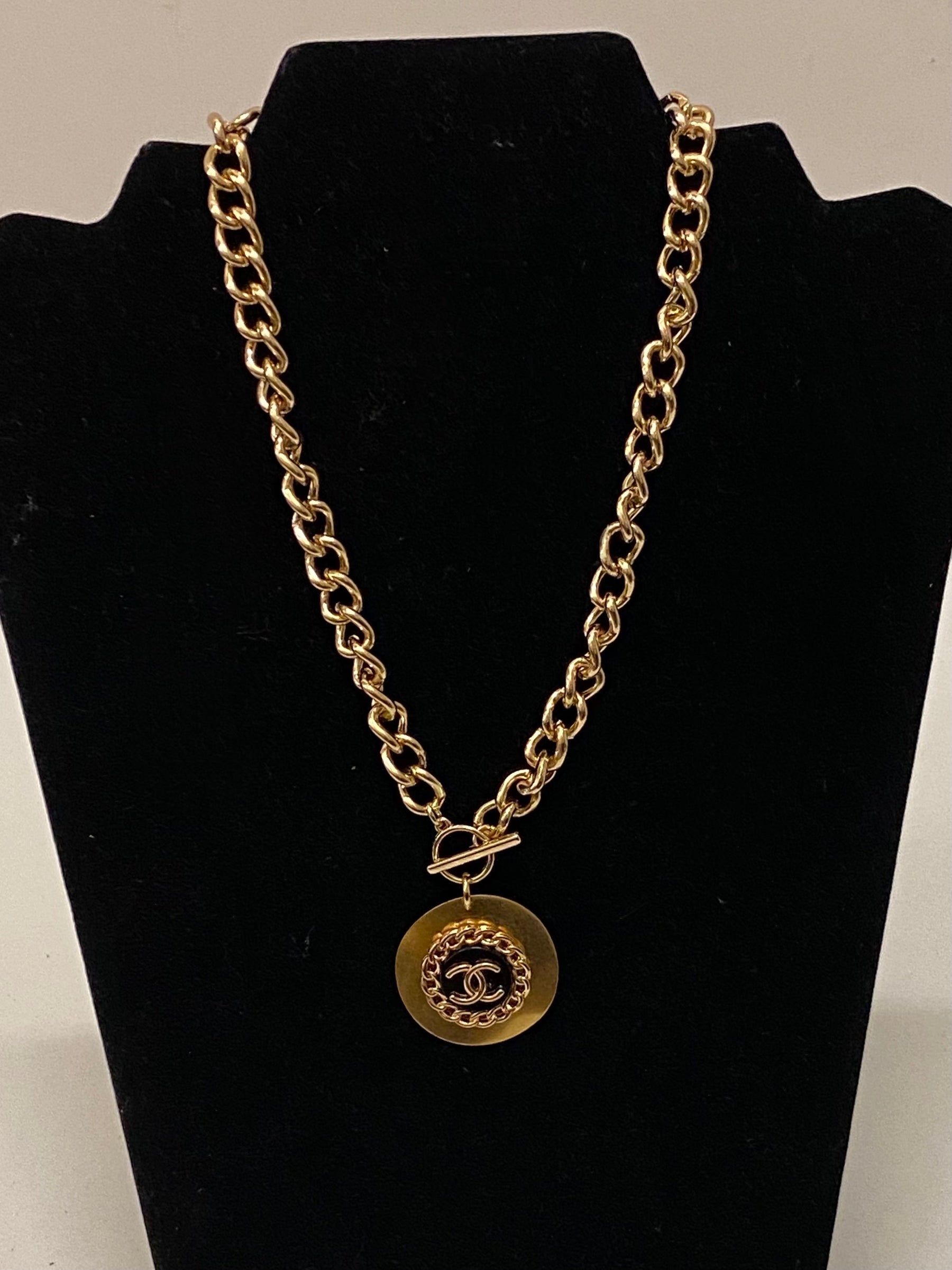 designerbuttonnecklace