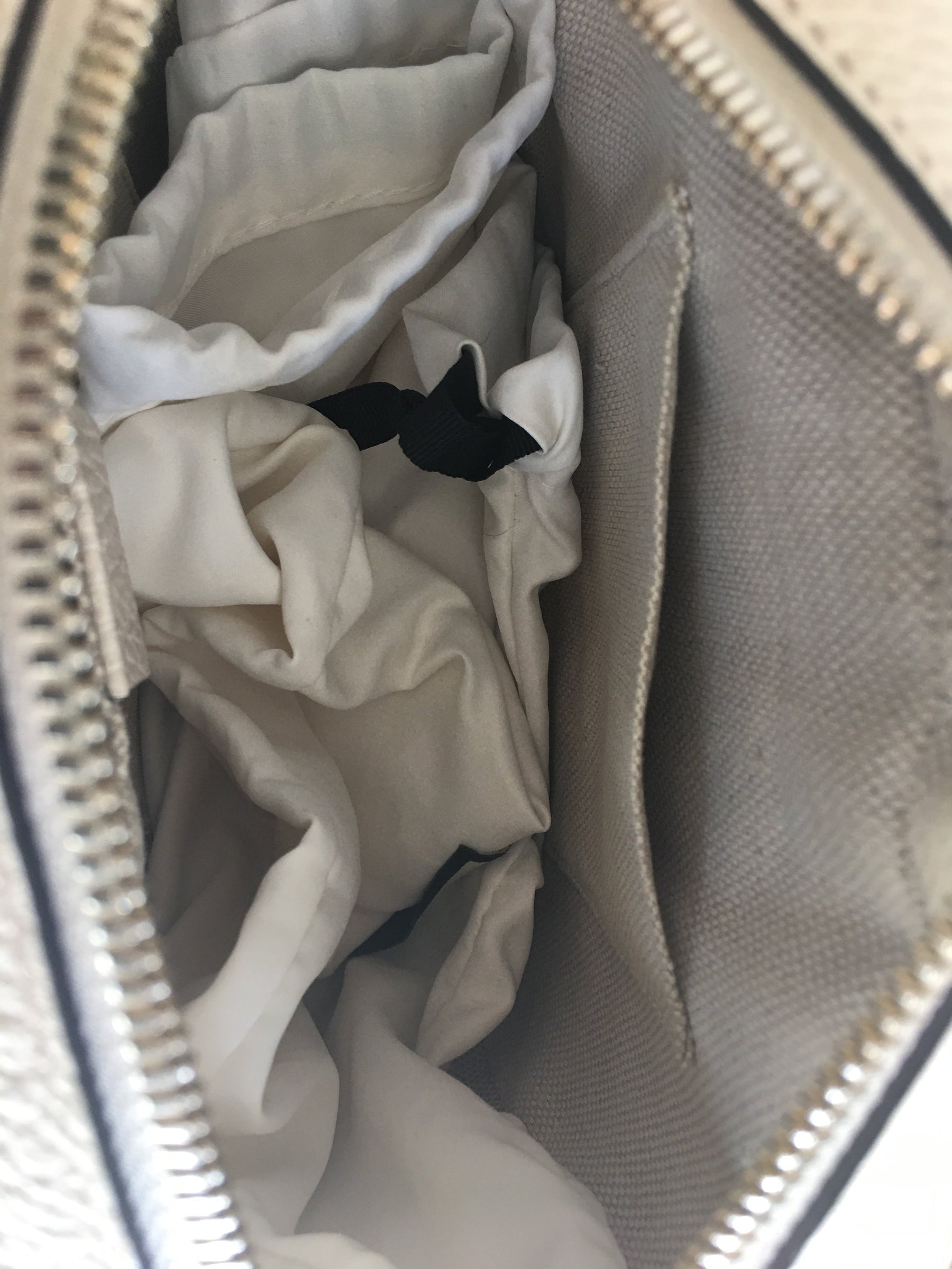 Gucci Colorblock Soho Leather Disco Bag Interior