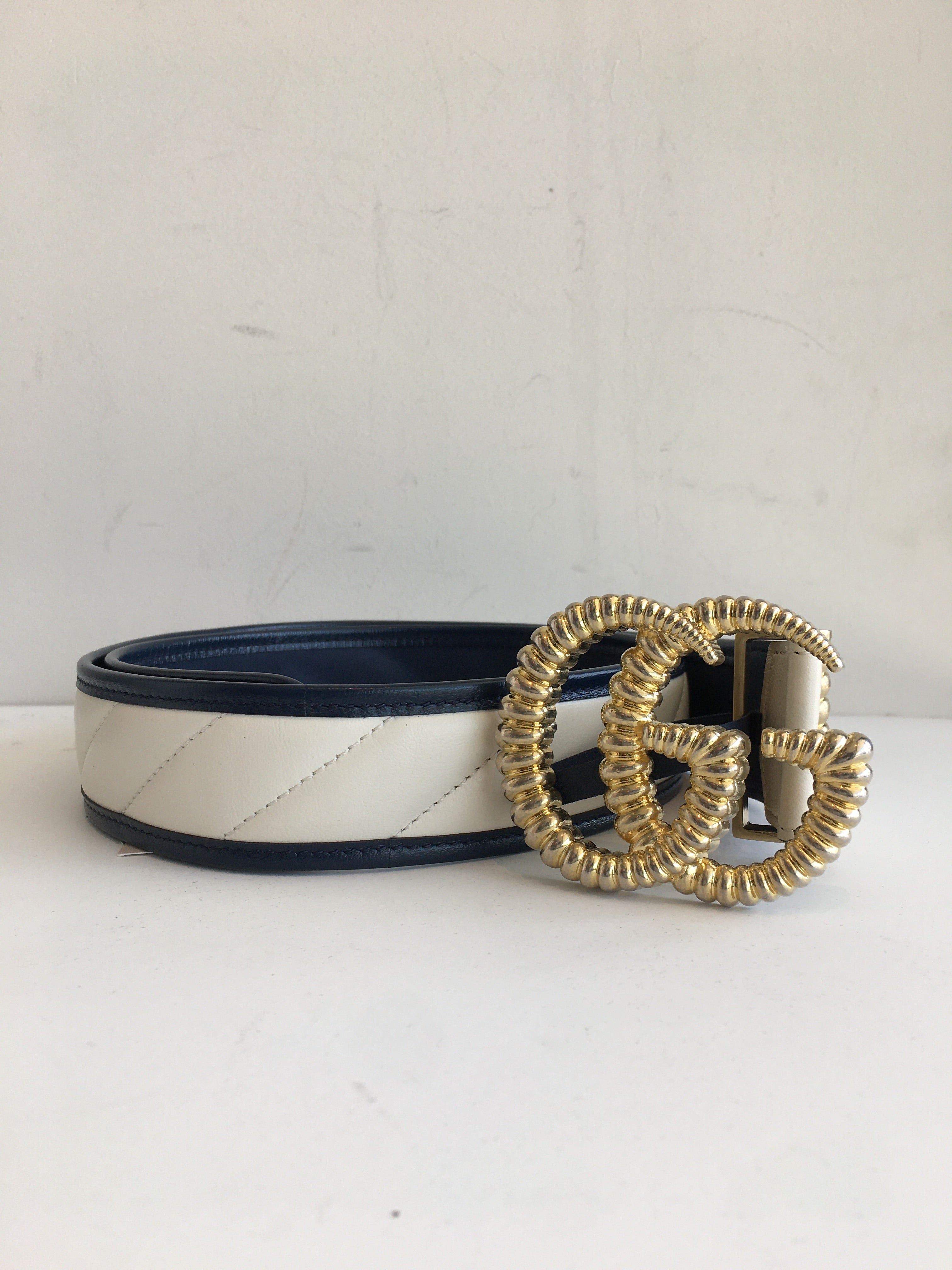 Gucci Navy Leather Belt with Gold Double G Buckle and Red-White Trim Gucci Torchon Sylvie Navy & Red Stripe Thin Belt – Dina C main image 2