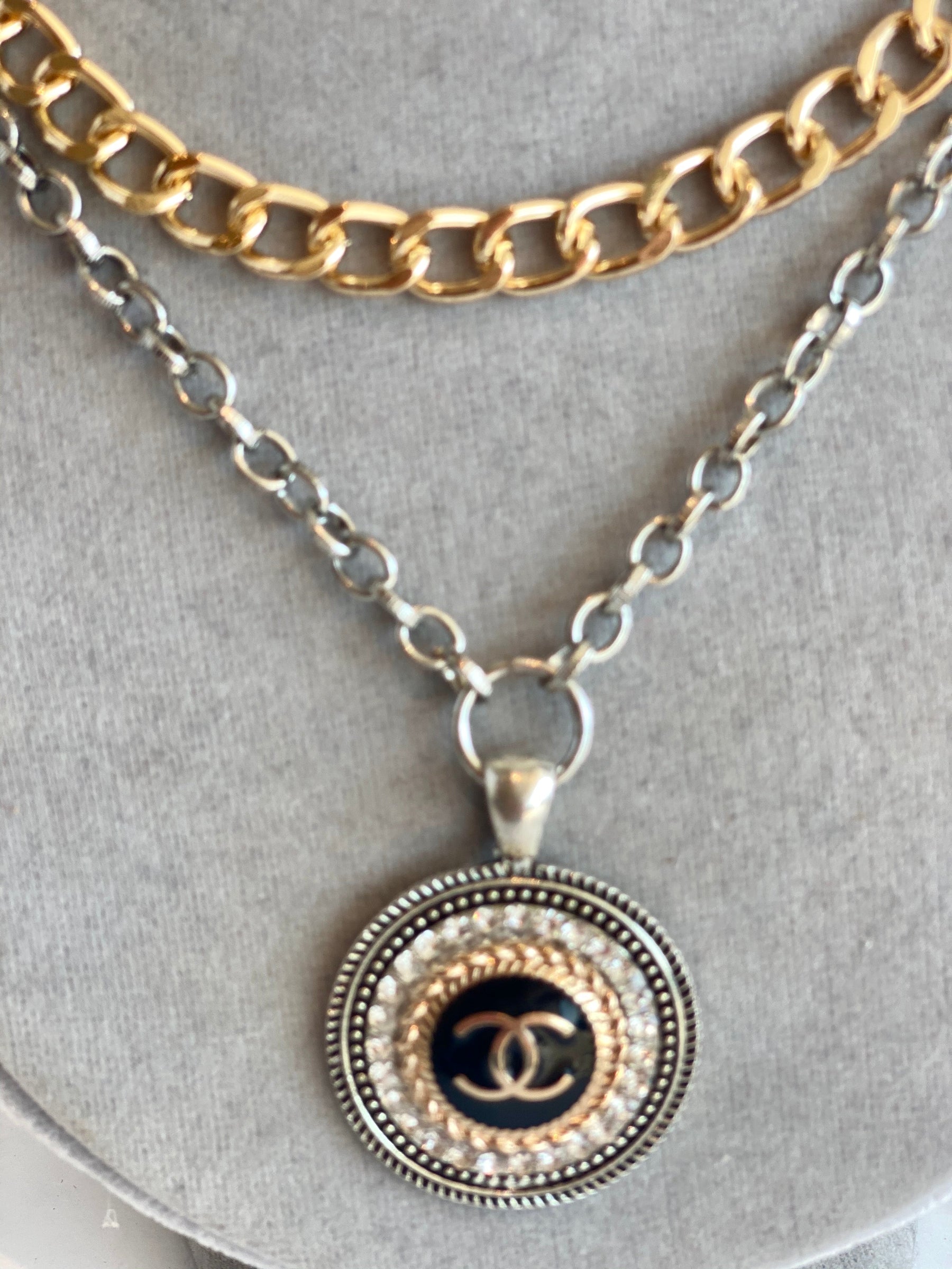 silvergoldnecklacechanel