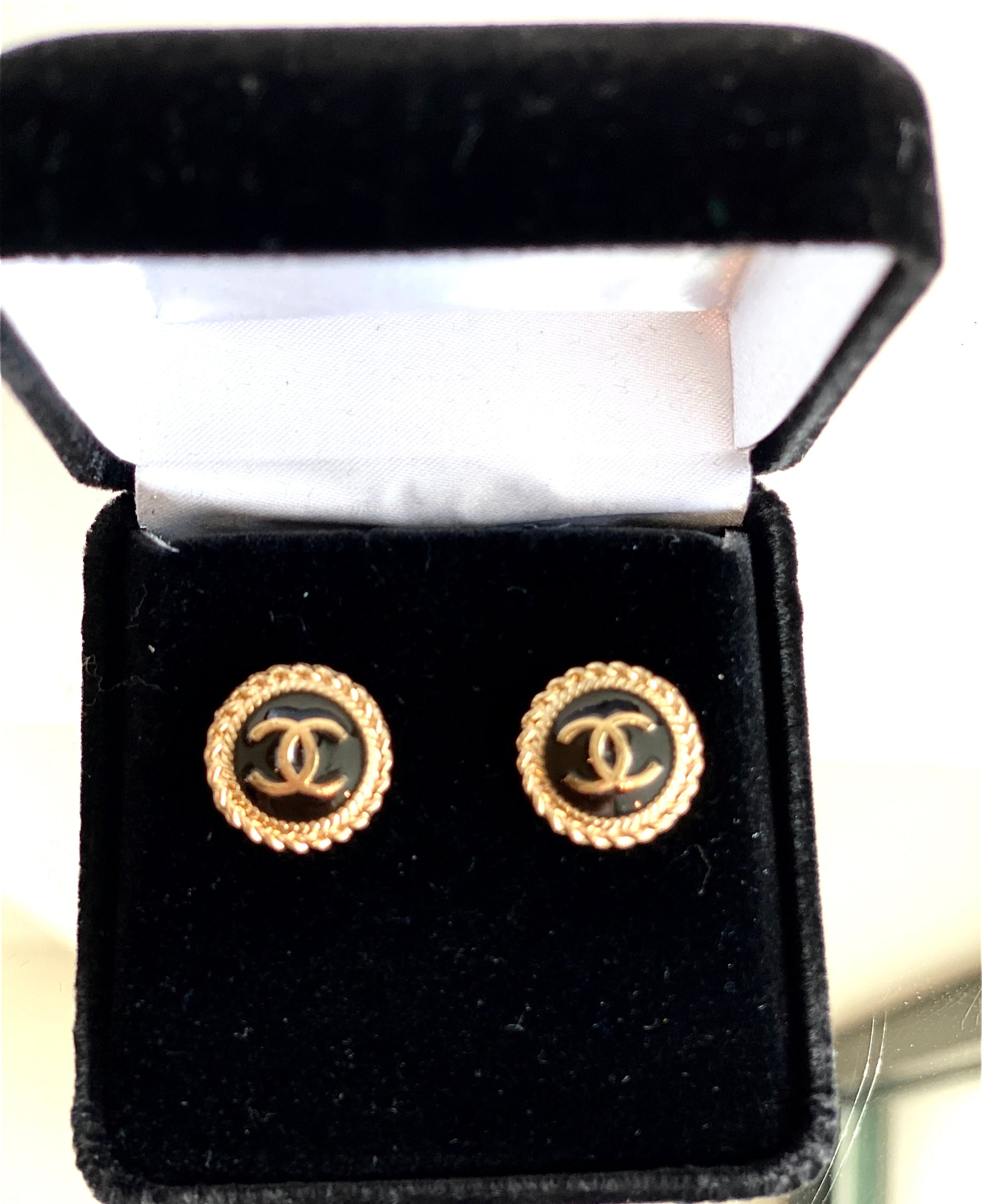 chanelbuttonearrings