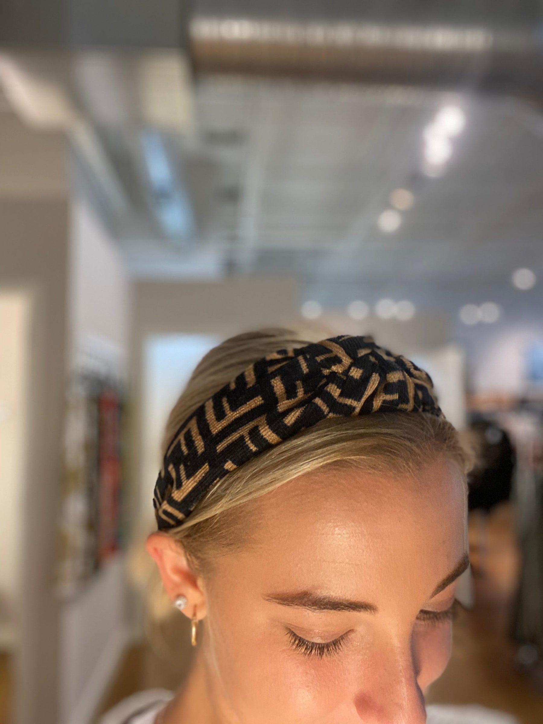 tanandblackheadband