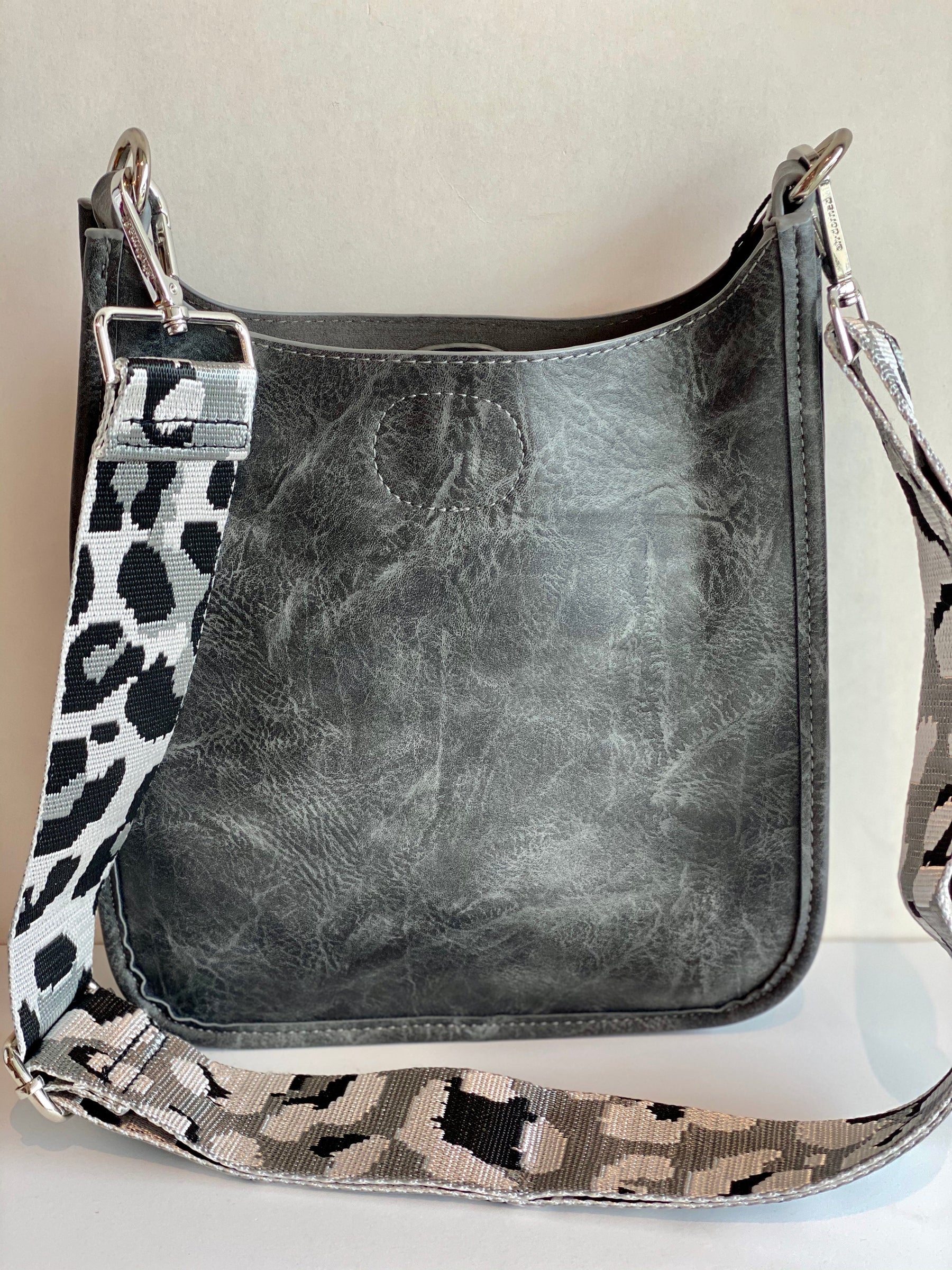 greysilverblackminimessenger