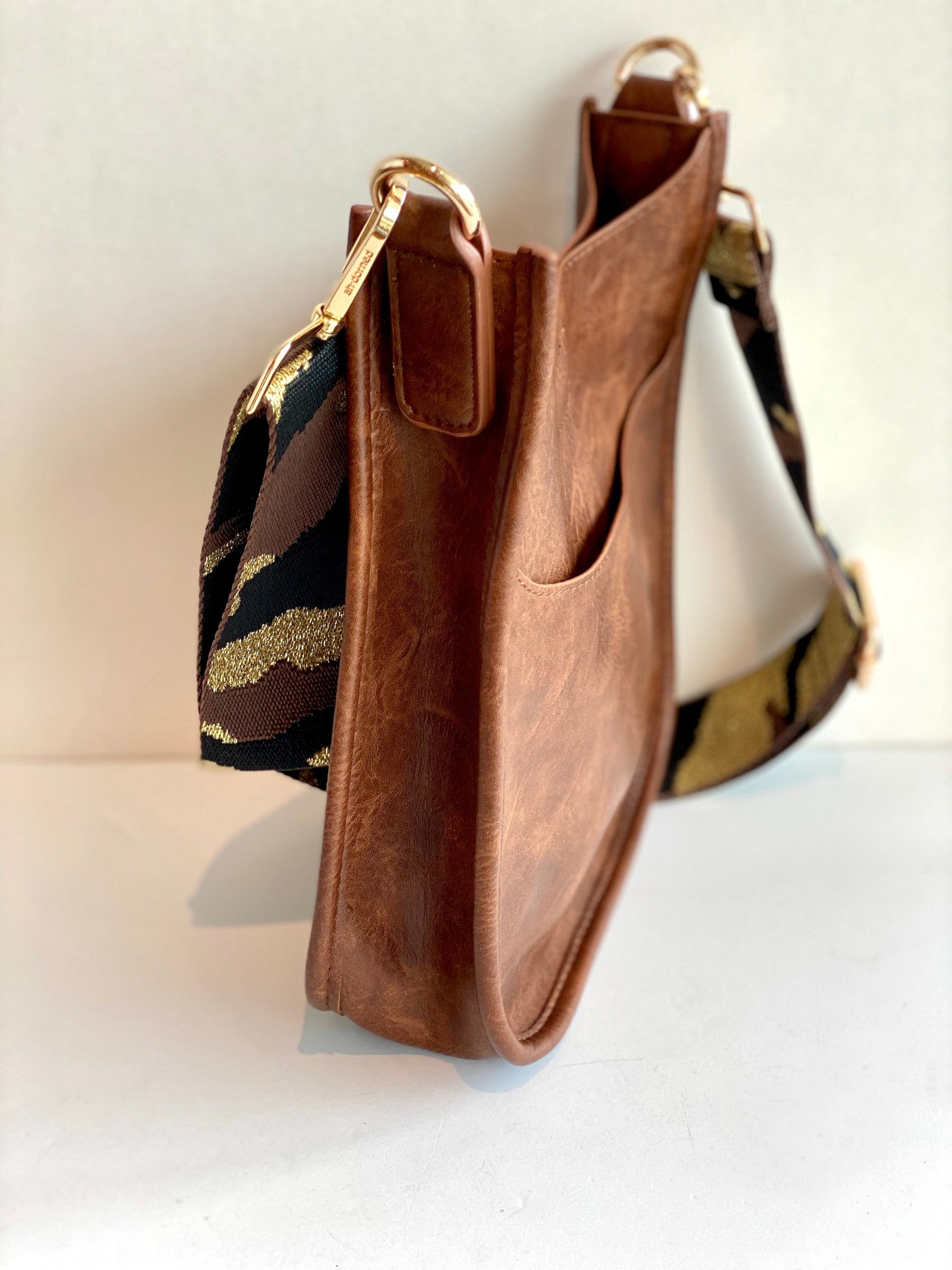 brownleatherminimessenger