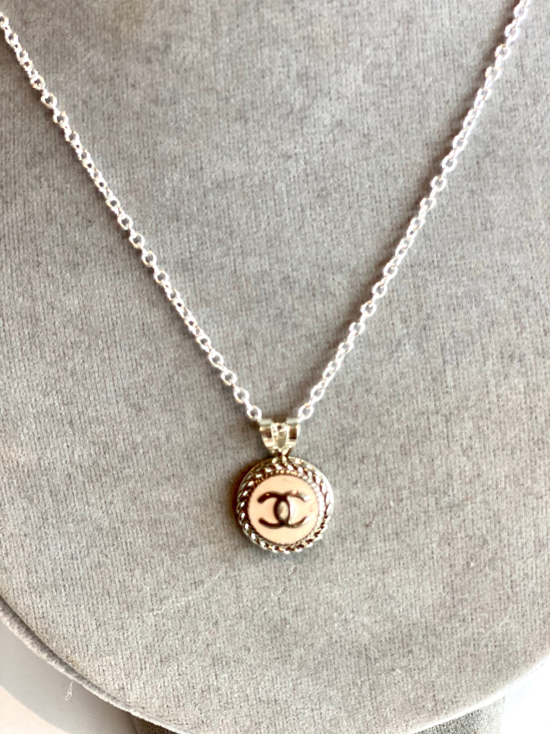 silverchainpinkbutton