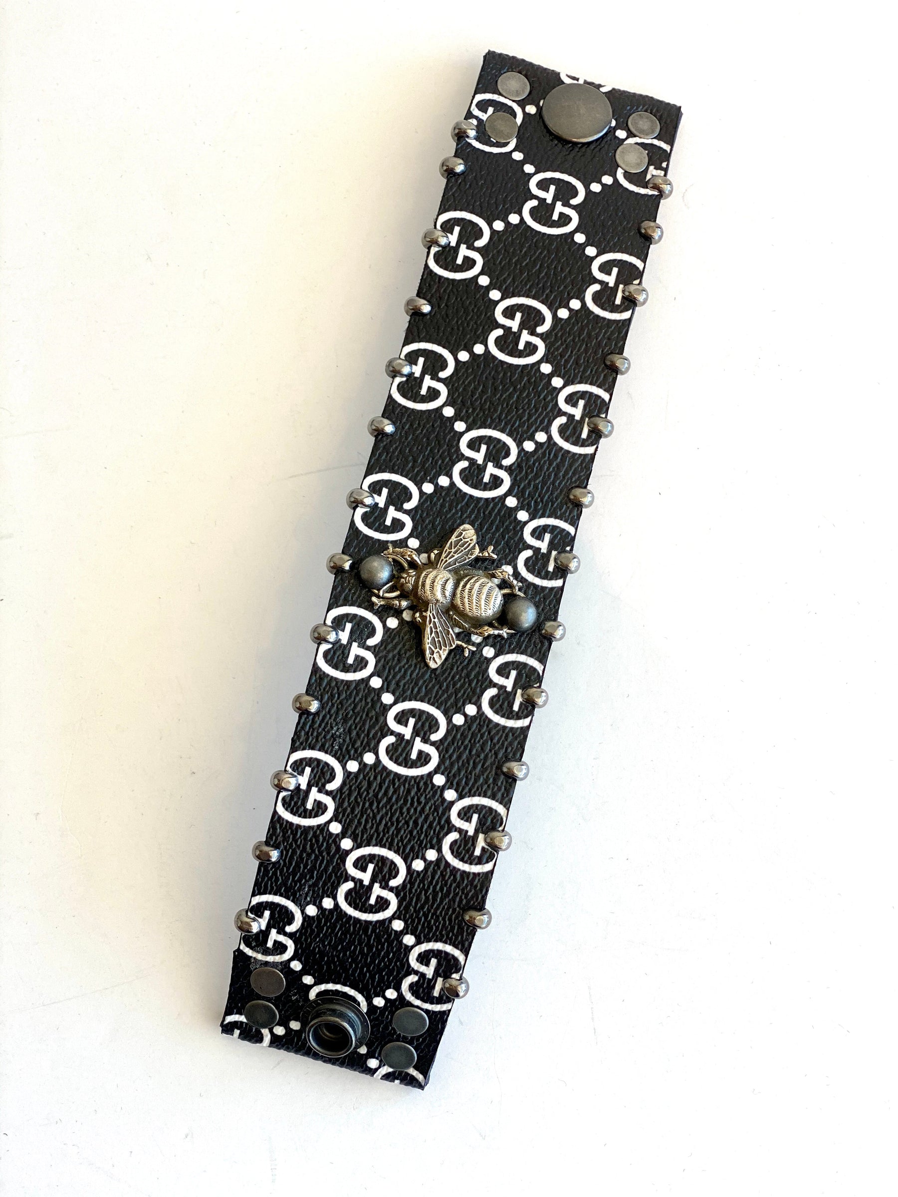 black and bee detail bracelet