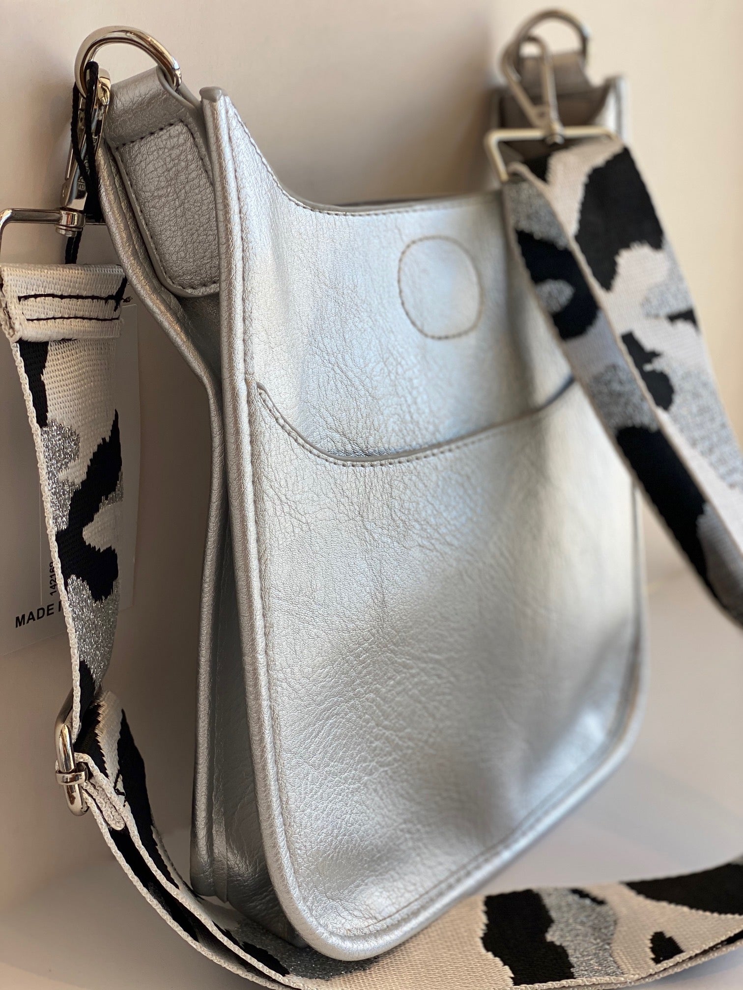 silver mini messenger bag