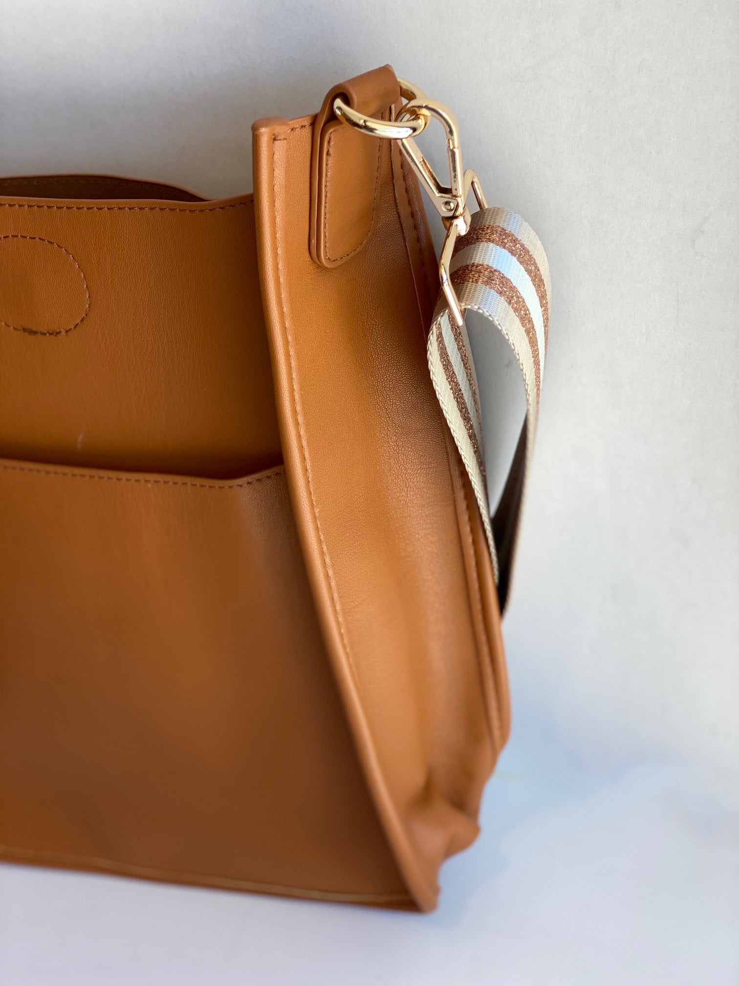 large brown messenger ahdorned