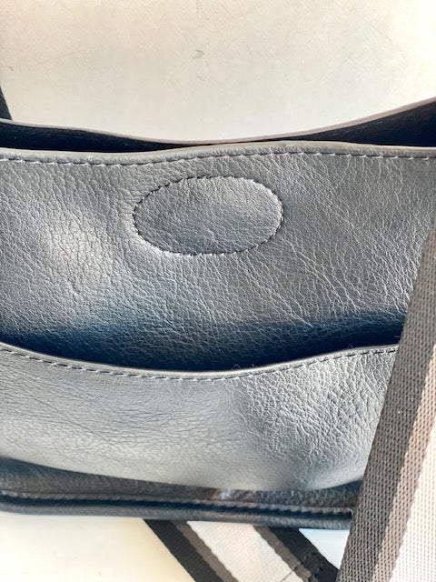 Ahdorned Mini Messenger