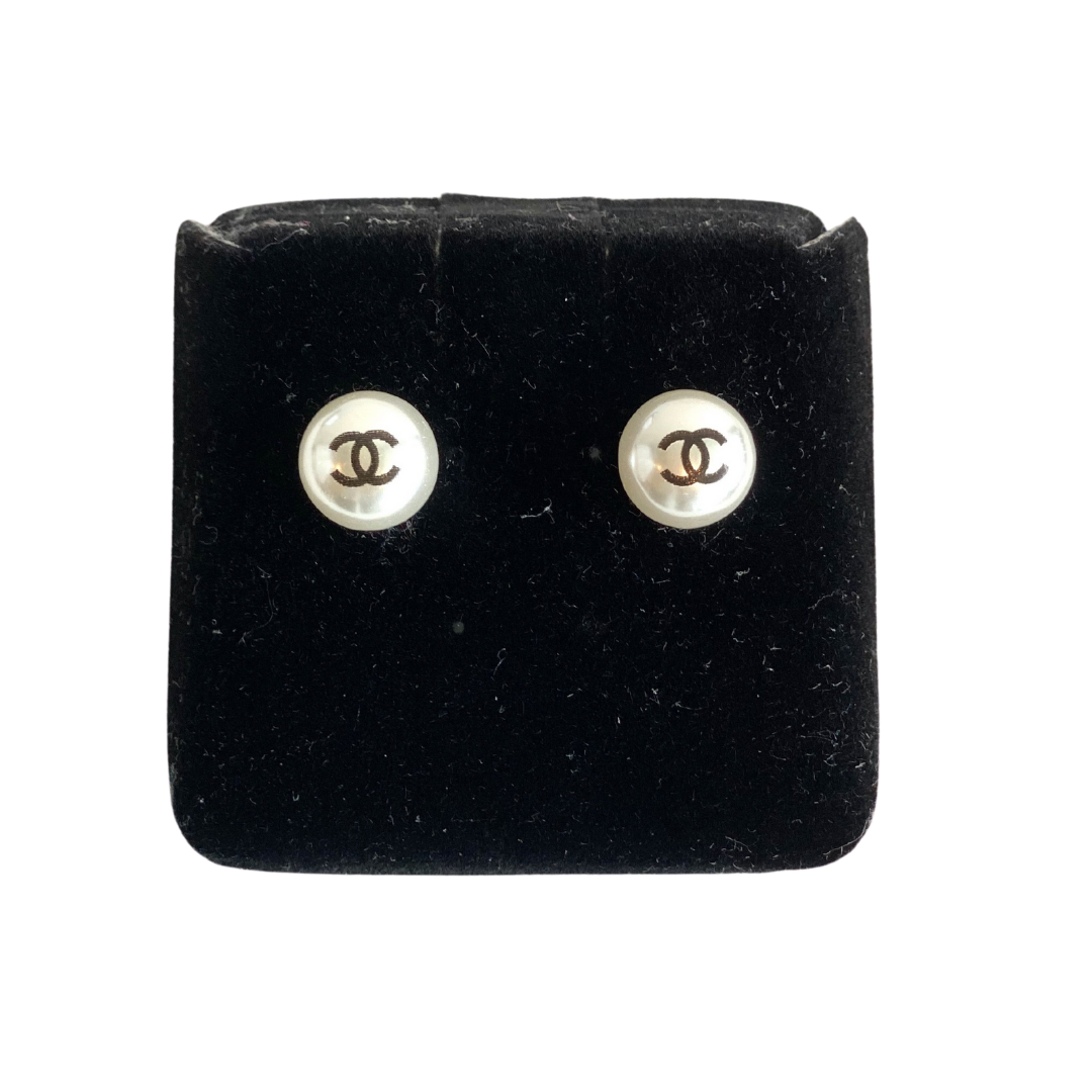 Designer Button Earrings - Pearl & Black CC