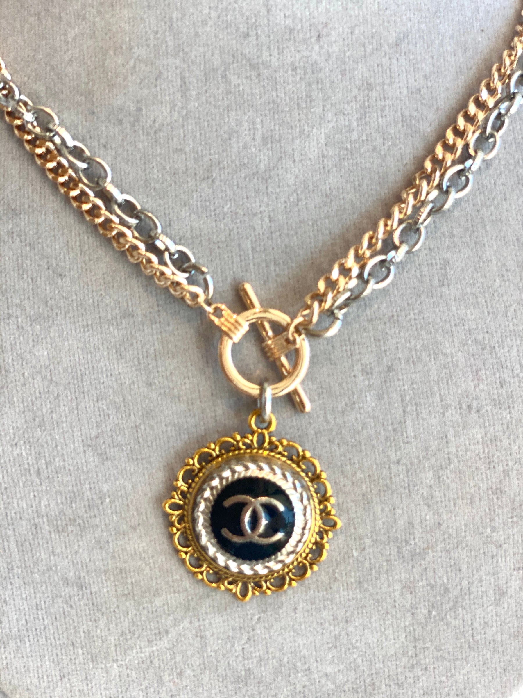 silvergoldbuttonnecklace