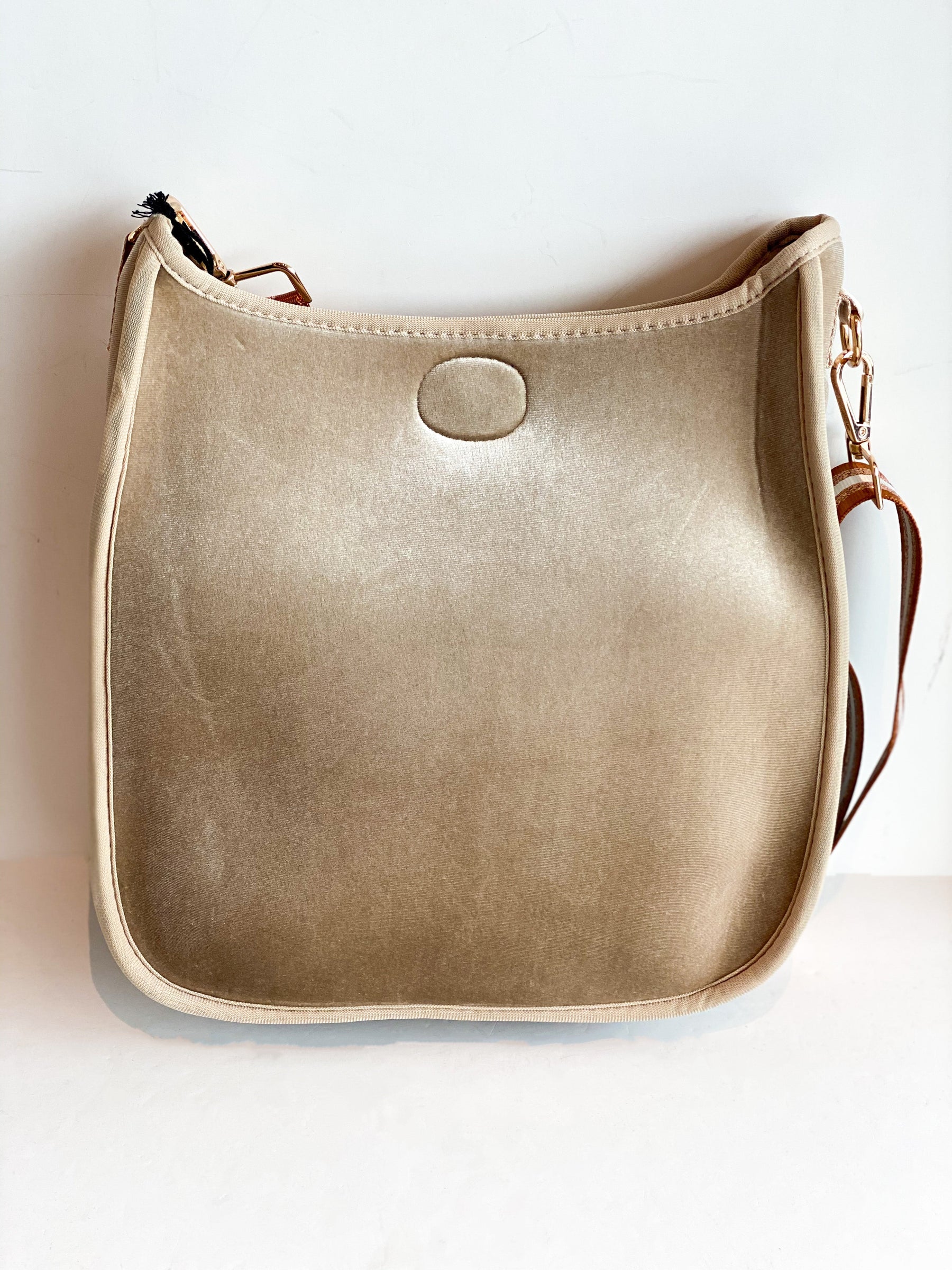 Ahdorned large messenger bag velour gold - back