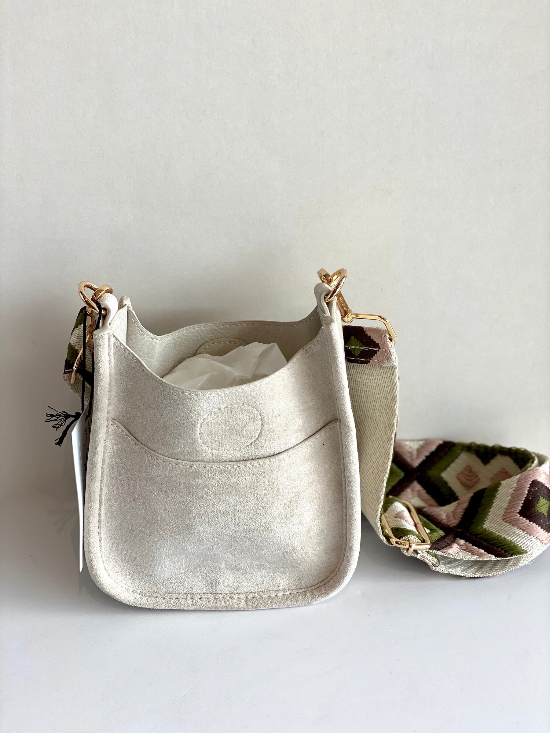 blush petite messenger