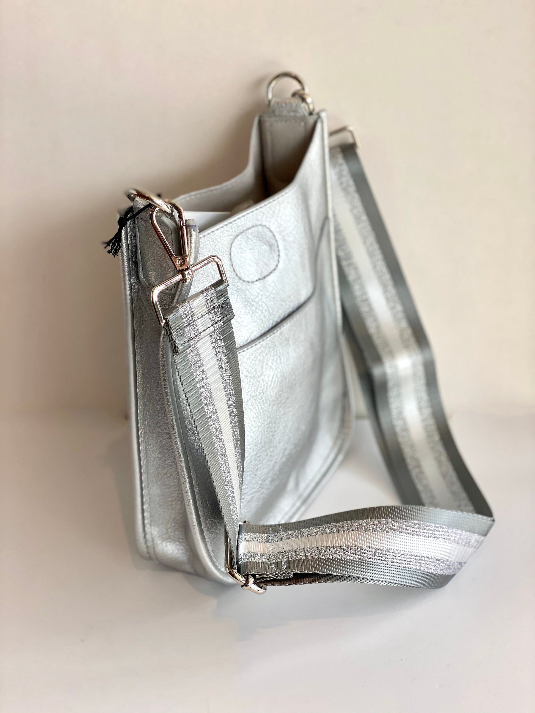 silver mini messenger