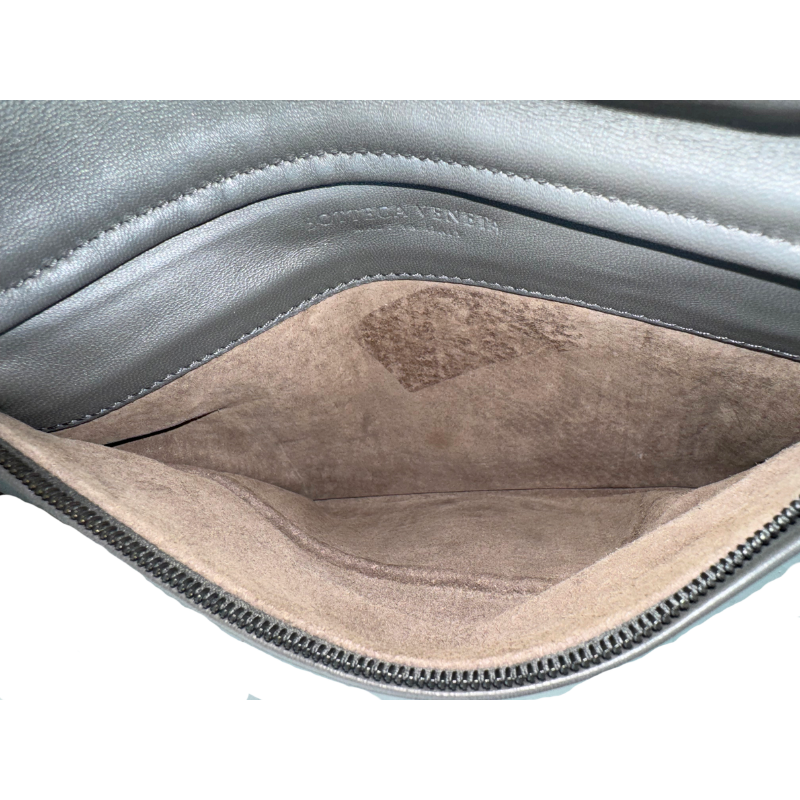 Bottega Veneta Lambskin Nappa Intrecciato Turn Lock Clutch