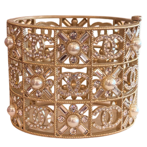 Chanel 2019 Spring/Summer Crystal Pearl CC Cuff Bracelet