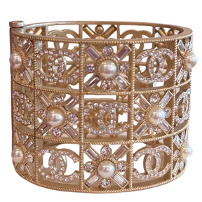 Chanel 2019 Spring/Summer Crystal Pearl CC Cuff Bracelet