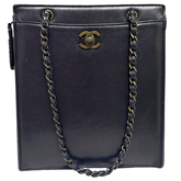 Chanel Vintage CC Logo Chain Shoulder Bag