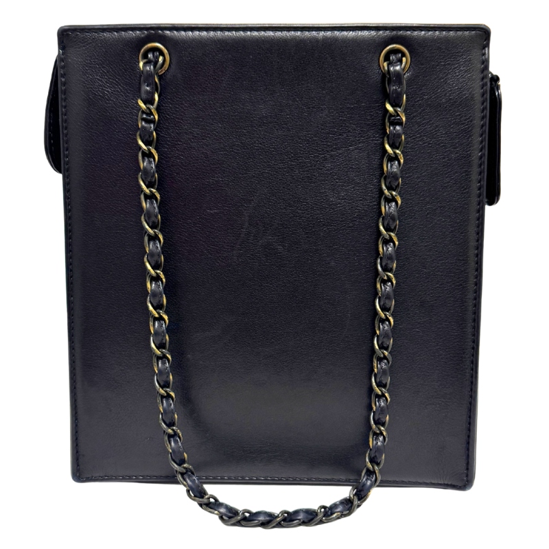 Chanel Vintage CC Logo Chain Shoulder Bag
