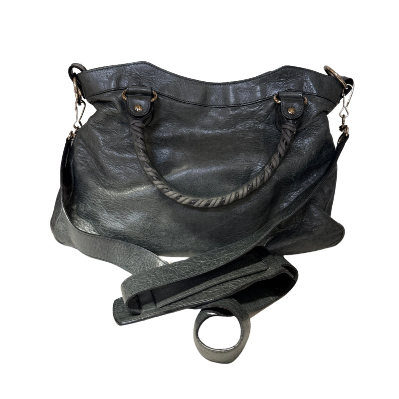 Balenciaga Motocross City&nbsp;

Blue Lambskin&nbsp;

Silver-Toned Hardware

Rolled Handles&nbsp;

Single Shoulder Strap

Poplin Lining&nbsp;