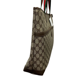 Gucci Boston Bag&nbsp;

Shoulder Tote

Brown Leather&nbsp;

GG Supreme&nbsp;

Leather Trim

Dual Shoulder Strap

Green &amp; Red Strap&nbsp;

Canvas Lining

Zipper Closure at Top&nbsp;