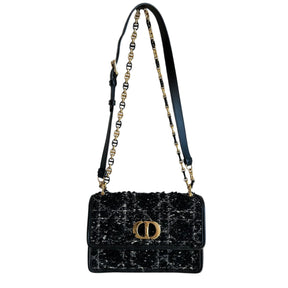 Dior Caro Chain Crossbody&nbsp;

Black Tweed

Gold-Toned Hardware

Leather Trim&nbsp;

Single Adjustable Strap&nbsp;