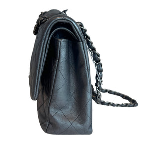 Chanel Medium Double Flap

Grey Leather&nbsp;

Textured Calfskin&nbsp;

Matte Leather&nbsp;

Chain-Link Leather Strap&nbsp;

Chanel CC Turn Lock&nbsp;