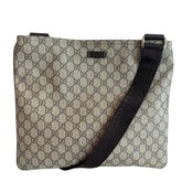 Gucci Supreme Crossbody&nbsp;

Flat Messenger&nbsp;

Dark Brown

GG Supreme&nbsp;

Monogram-Coated Canvas

Brown Nylon Crossbody Strap

Top Zipper&nbsp;