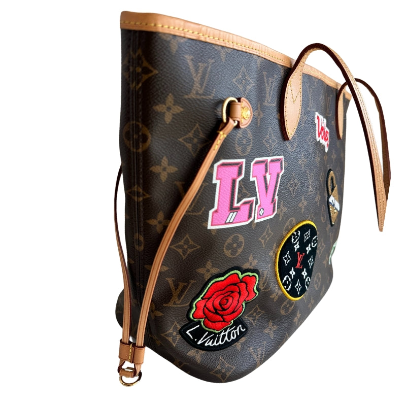 Louis Vuitton Monogram Travel Stickers

Neverfull MM&nbsp;

LV Coated Canvas&nbsp;

Printed Stickers

Embroidered Microfier&nbsp;

Sequins Patches&nbsp;

Vachetta Shoulder Straps&nbsp;

Side Cinch Straps