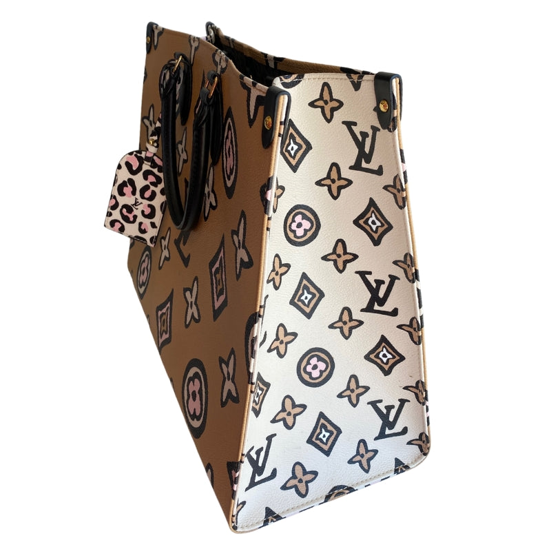 Louis Vuitton OnTheGo Wild At Heart&nbsp;

Monogram Giant GM&nbsp;

Neautral Exterior&nbsp;

Gold-Toned Hardware

Canvas Coated

Fabric Printed Interior&nbsp;